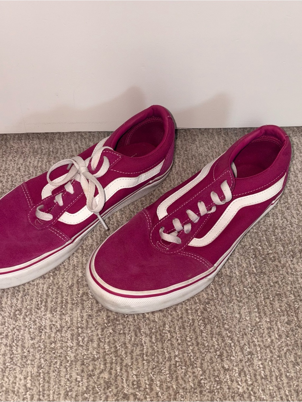 Vans Suede classic Bright Pink Sneakers Skater Shoes Skateboard Womens size 10 - Picture 3 of 13